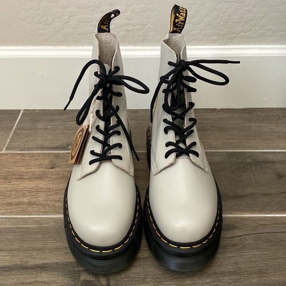 NEW Dr Marten Audrick Platform Lace Up Cobblestone Boot Size 9 - Picture 3 of 8